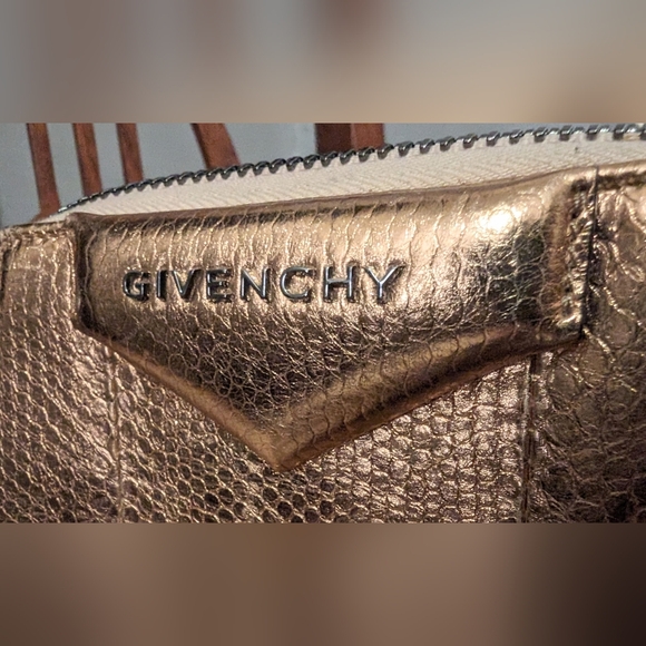 NWT Givenchy water snake embossed leather Nano Antigona, light pink metallic - Picture 4 of 11